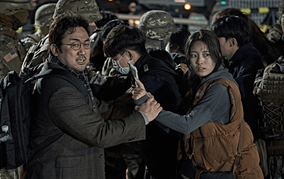 하정우-마동석-전혜진-수지1