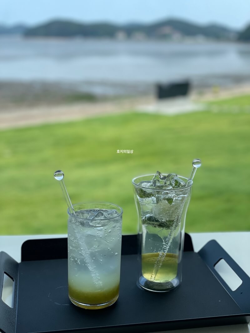 대부도 카페 뮤시엄 뷰맛집 신상 카페 - 주문 음료