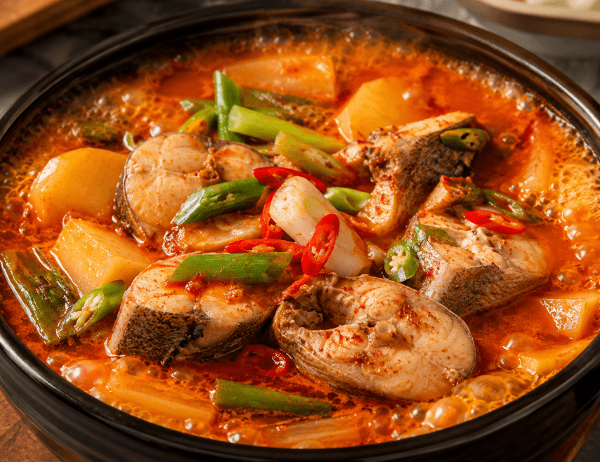 매콤해 보이는 동태찌개
