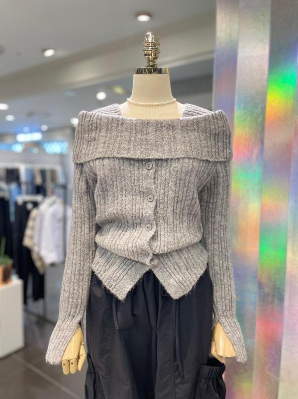 ab.f.z 보내요 Ab f z ab f z 오프숄더 버튼 긴팔 니트 AEX4ZW35K1