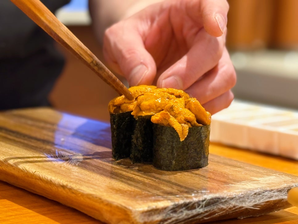 오마카세 오사이초밥 (우니 군함)