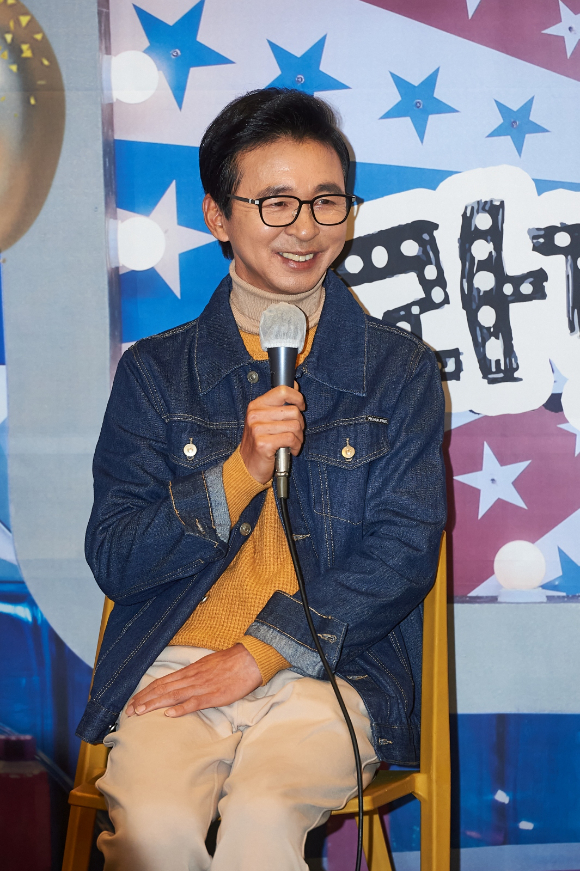 18일 오후 서울 상암동 MBC에서 열린 MBC 예능프로그램 '라디오스타' 800회 기념 기자간담회에 김국진이 참석했다. [사진=MBC]