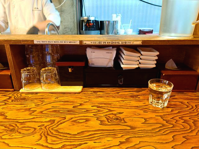 오레노 라멘 바 테이블