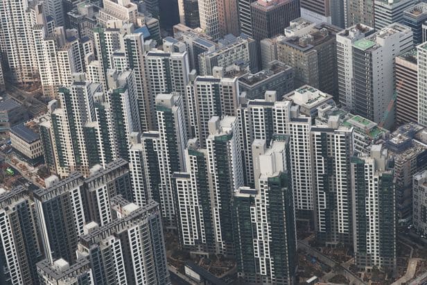 강남도 무너졌는데...서초만 꼿꼿해...왜