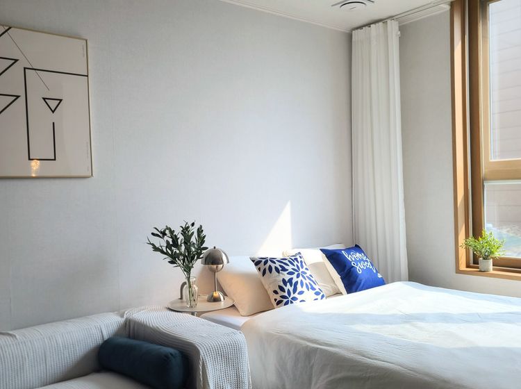 햇살 가득 침실