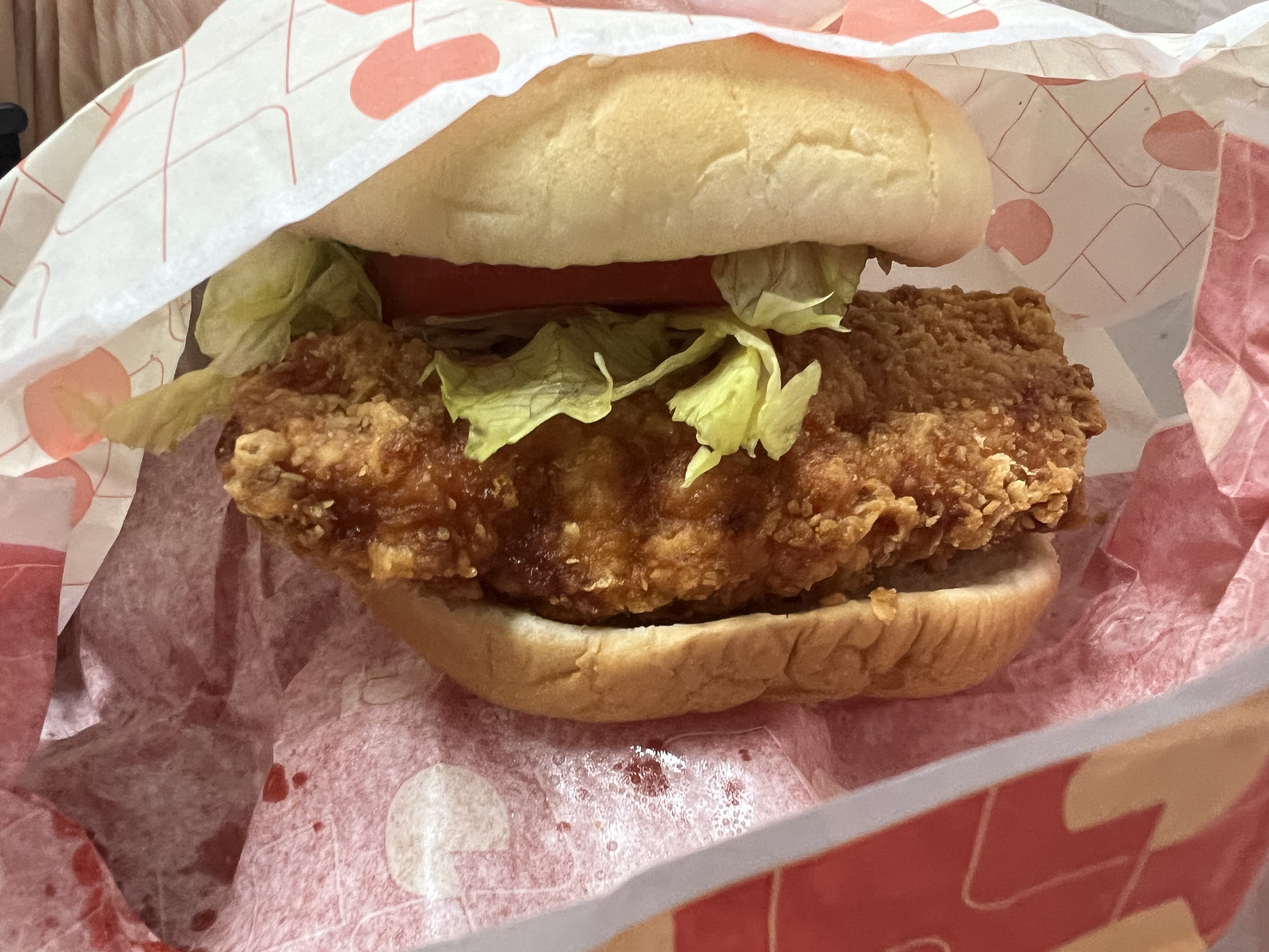 롯데리아 핫크리스피치킨버거 패티모습