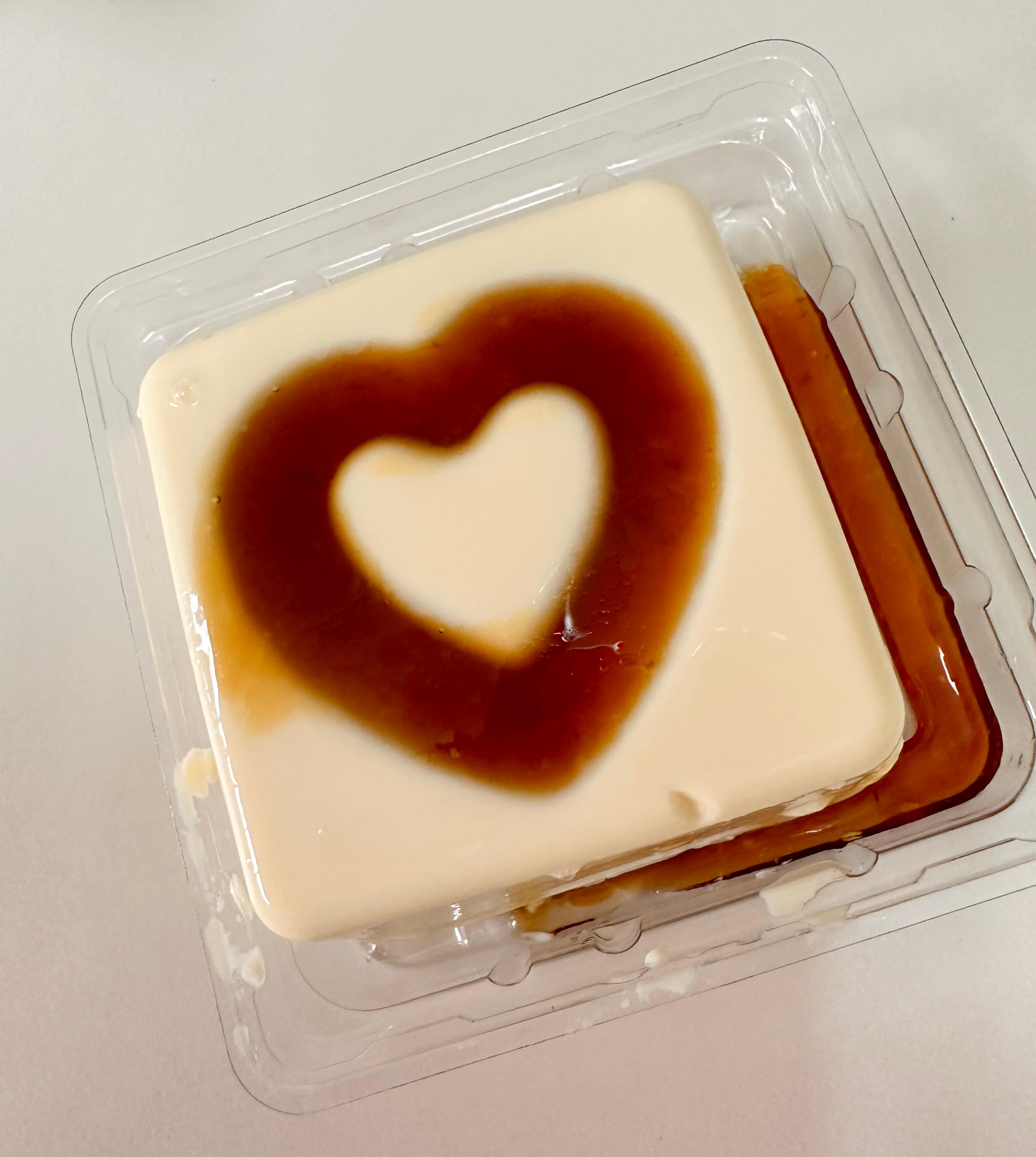 오리엔탈 소스를 부은 연두부