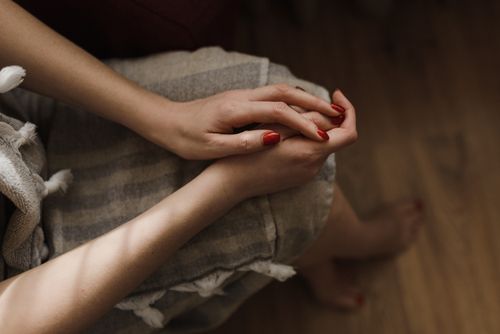 여름철 손 붓는 이유 7가지&amp;#44; 반지가 꽉 낀다면 꼭 확인하세요