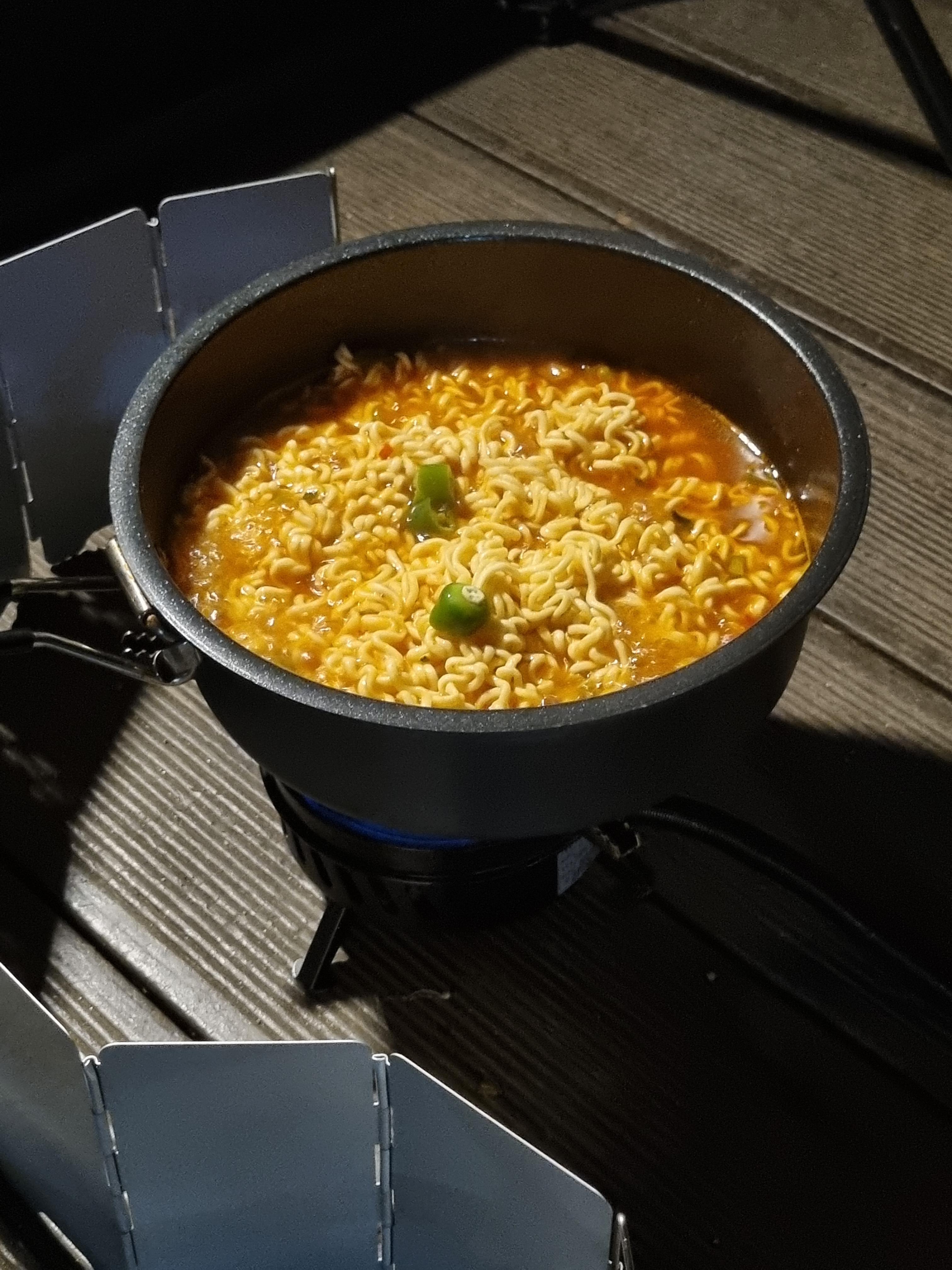 캠핑 라면
