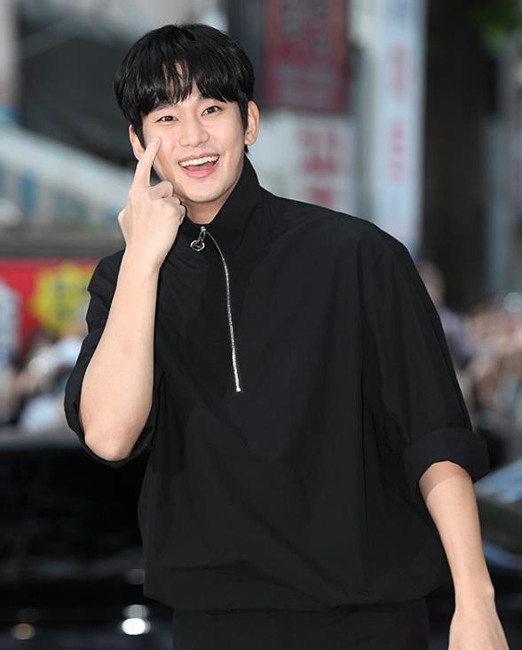 김수현 셔츠