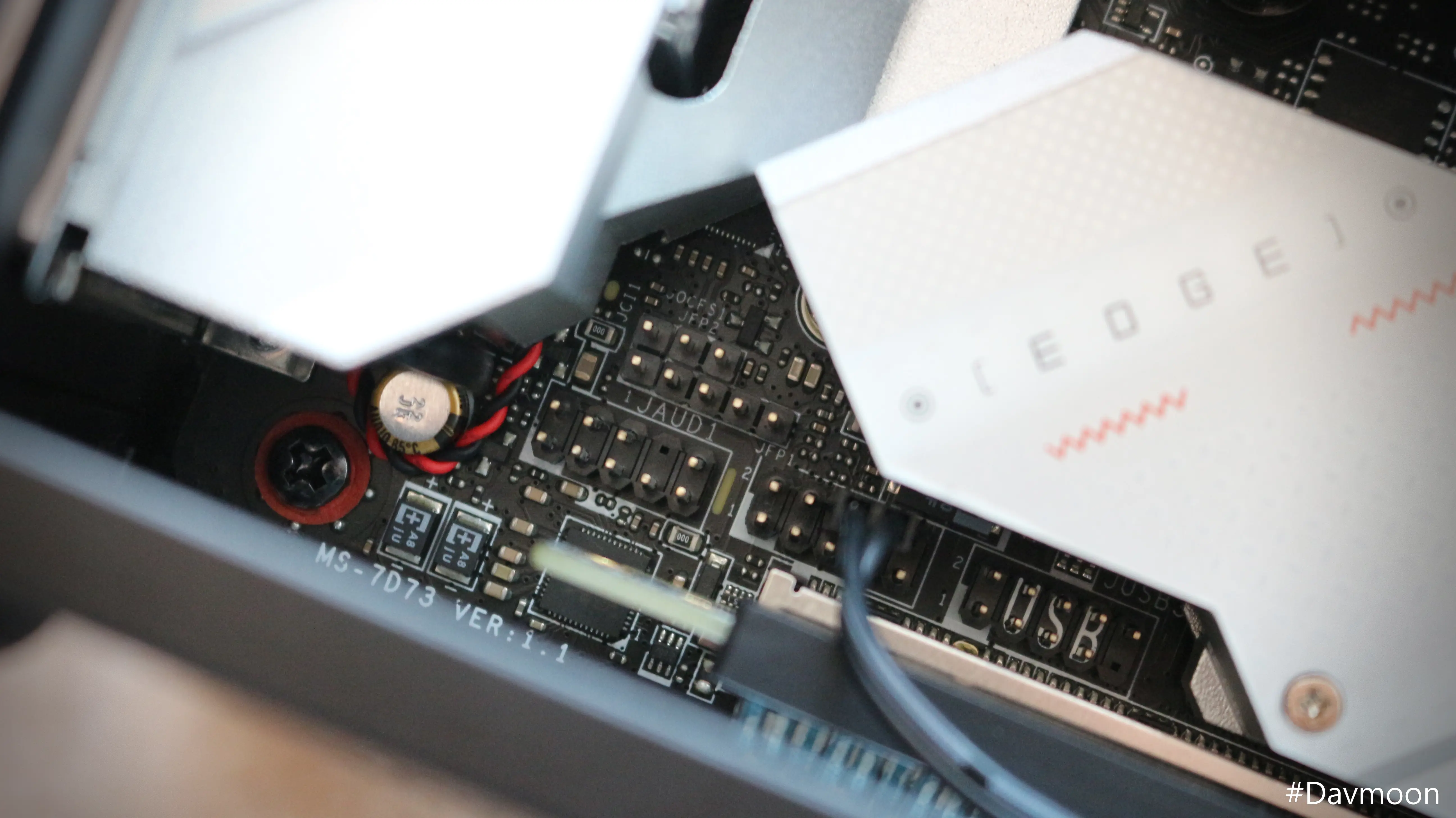 msi b650i edge 커넥터