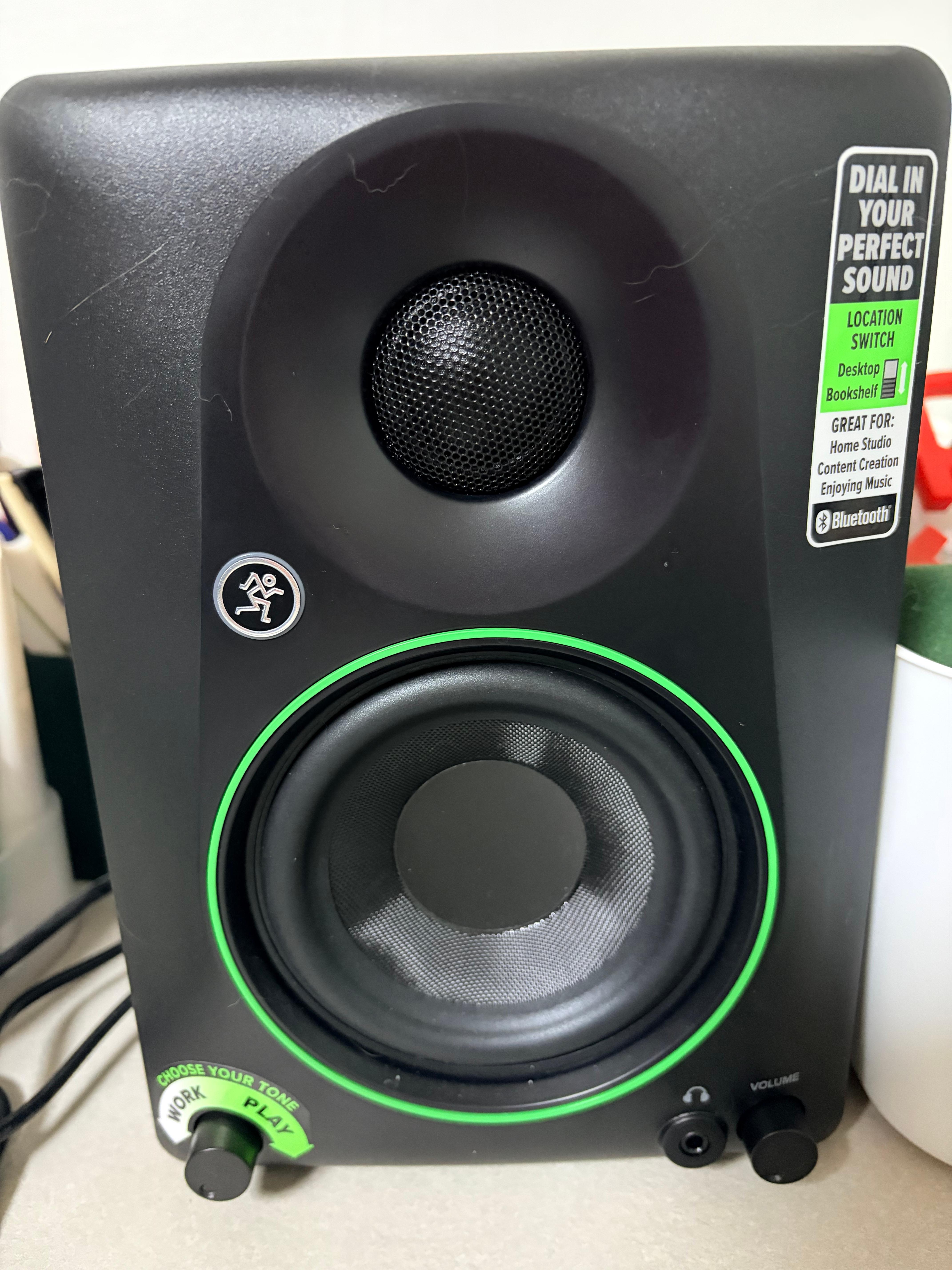 Mackie CR 4.5 스피커 사진