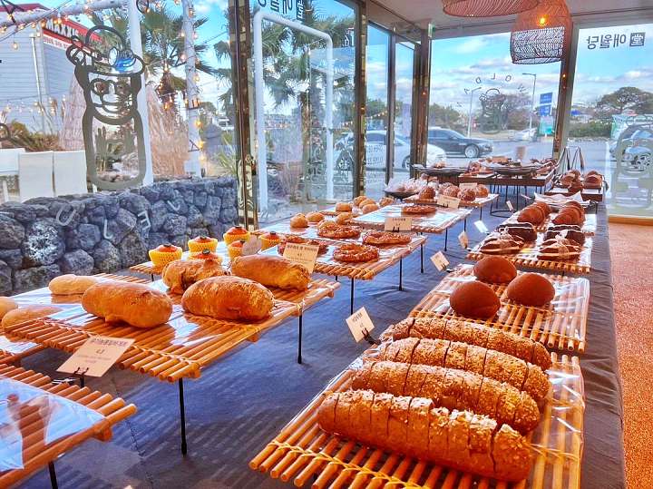 전참시 전지적참견시점 이영자 크림빵 현무 마카롱 현무암 라떼 맛있는 빵집 베이커리 디저트 카페 제주도 맛집 위치 메뉴 가격 정보