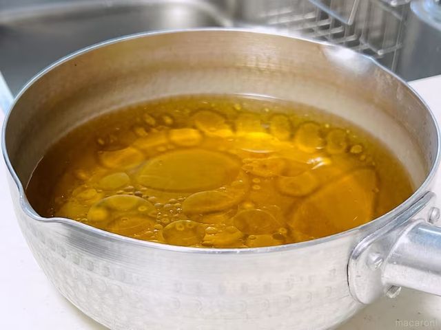 기름 뜬 국물 버리기 싱크대 막힘 예방