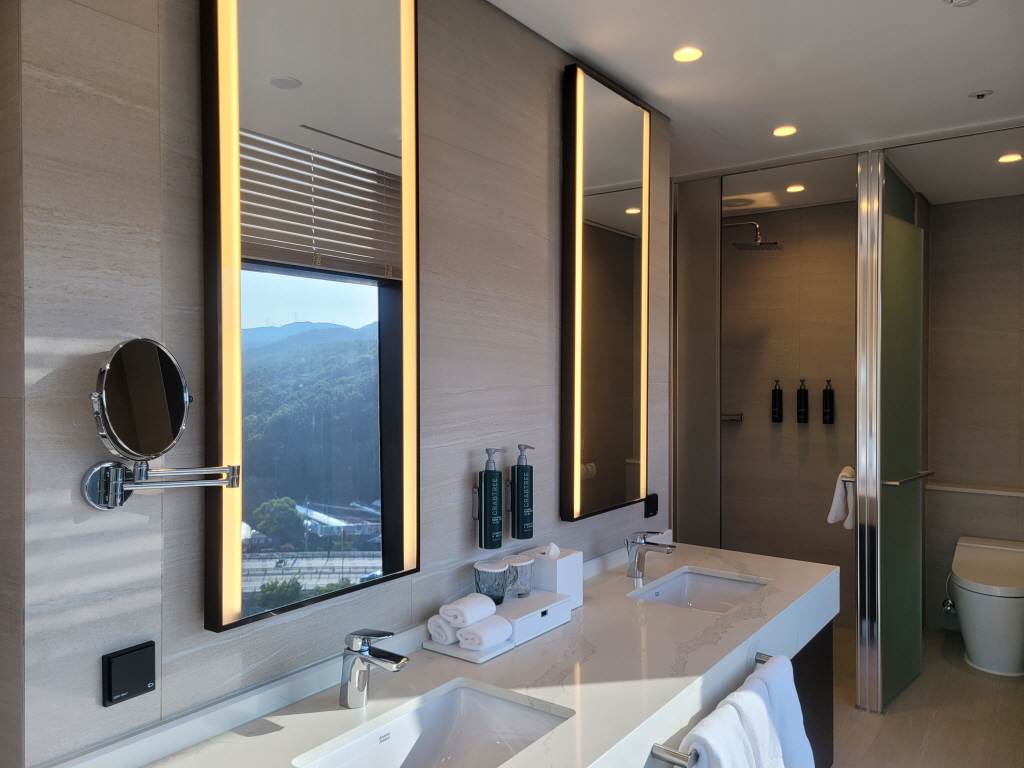 더블트리 바이 힐튼 서울 판교 프리미엄 코너룸