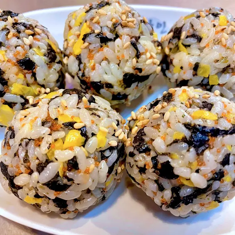 제209회 놀라운토요일 놀토 성남 모란 민속5일장 시장 매운 김치 치즈 등갈비 맛있는 식당 아이브 안유진, 레이, 이서 추천 맛집 소개