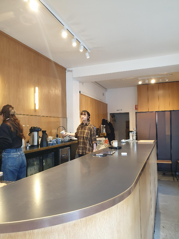 시드니 Artificer Coffee, 커피 그 자체에 몰입 중인 카페_매장 내부