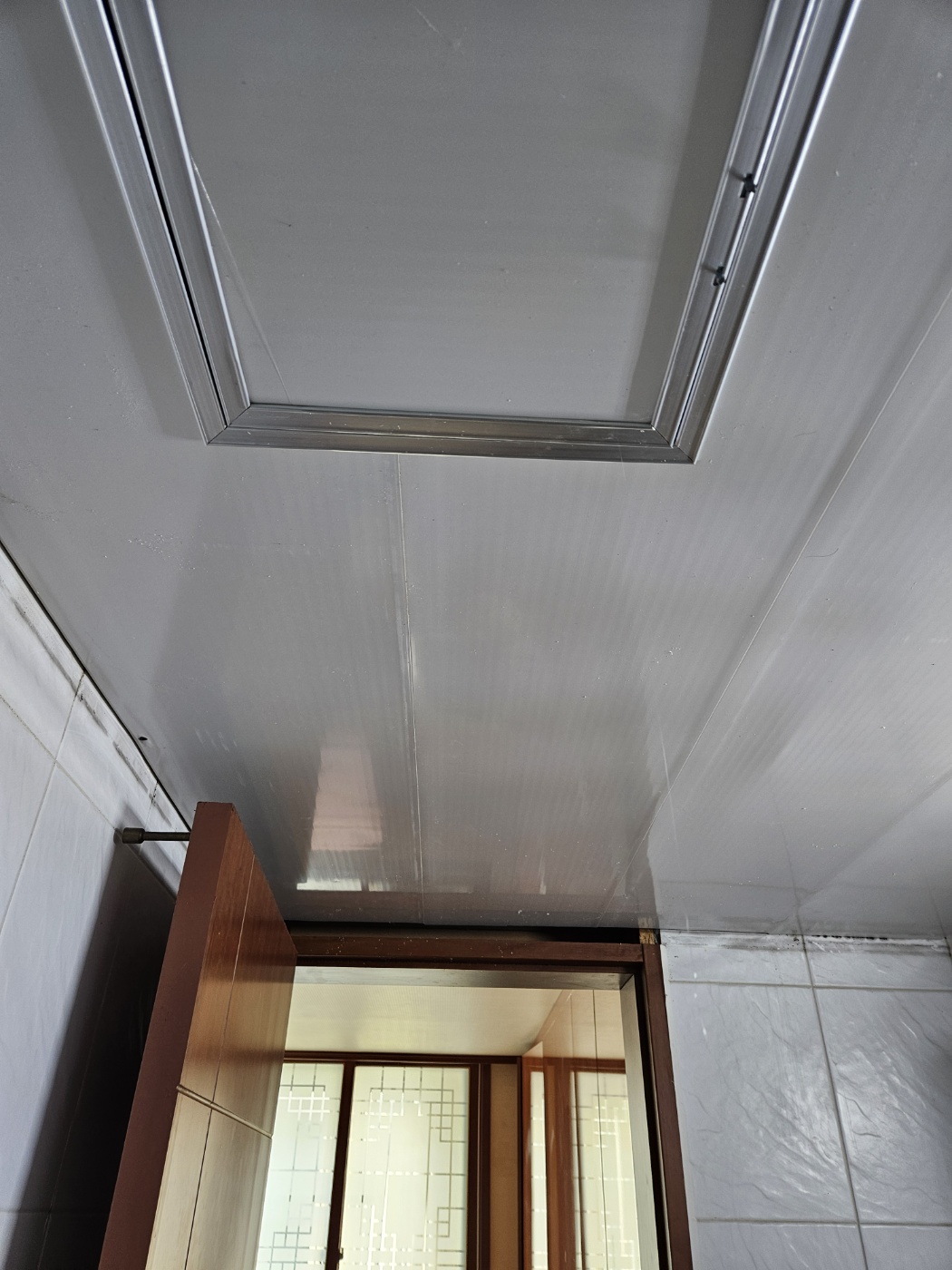 화장실 천장 누수 복구 작업