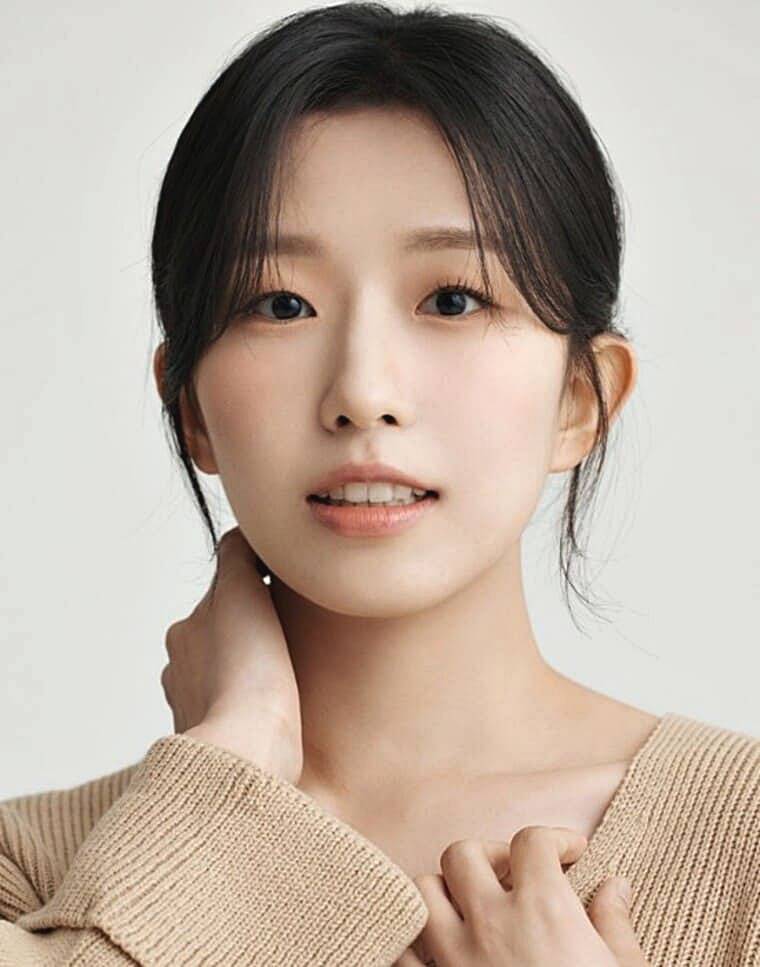 배우-윤가이
