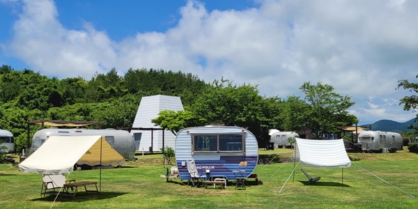 어라운드폴리 전경