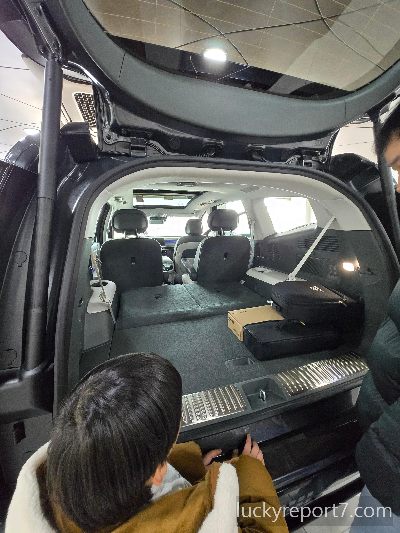 아이오닉9-녹턴그레이메탈릭-실물색상