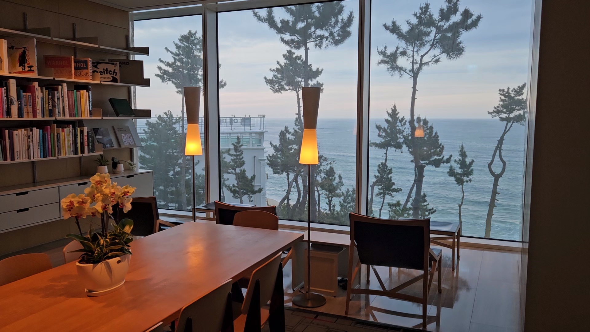 씨마크 더 라이브러리 분위기