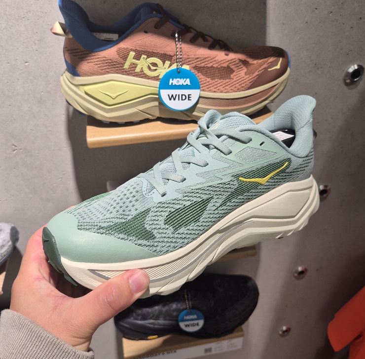 도심형트레일화 호카 챌린저 8