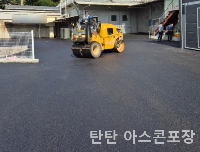 아스콘 포장 다짐 작업