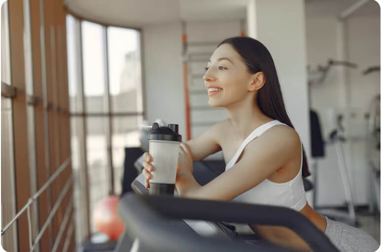 체력 증진을 위해 건강한 모습으로 운동하는 모습