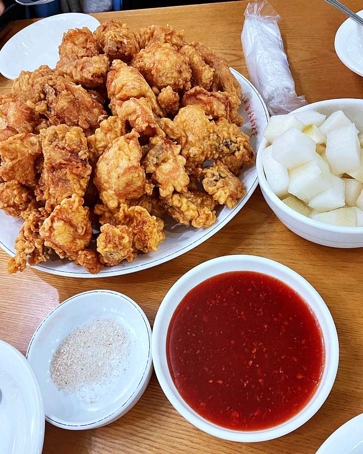 광주 가게 후라이드 치킨 양념 통닭 닭강정 50년 전통 양동시장 명물 닭똥집 튀김 택시맛객 맛집 추천