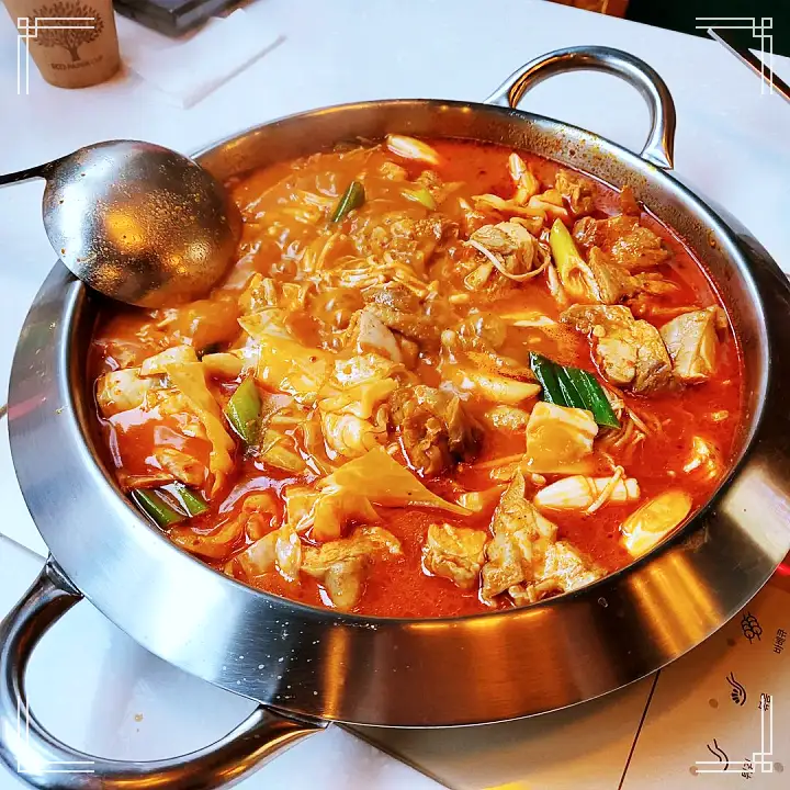 토요일은 밥이좋아 군포 산본 닭볶음탕 맛집 투움바 로제 차돌 닭도리탕 곱도리탕 닭떡볶이 게살볶음밥 현지인 추천 토밥 좋아 방송정보