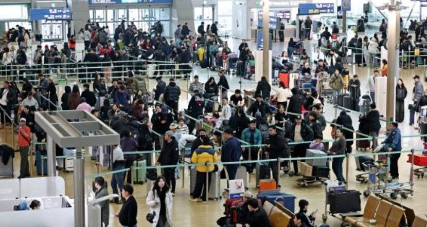 설연휴 인천공항 이용객 136만 출국 여행자 주차장 만차 터미널 북적