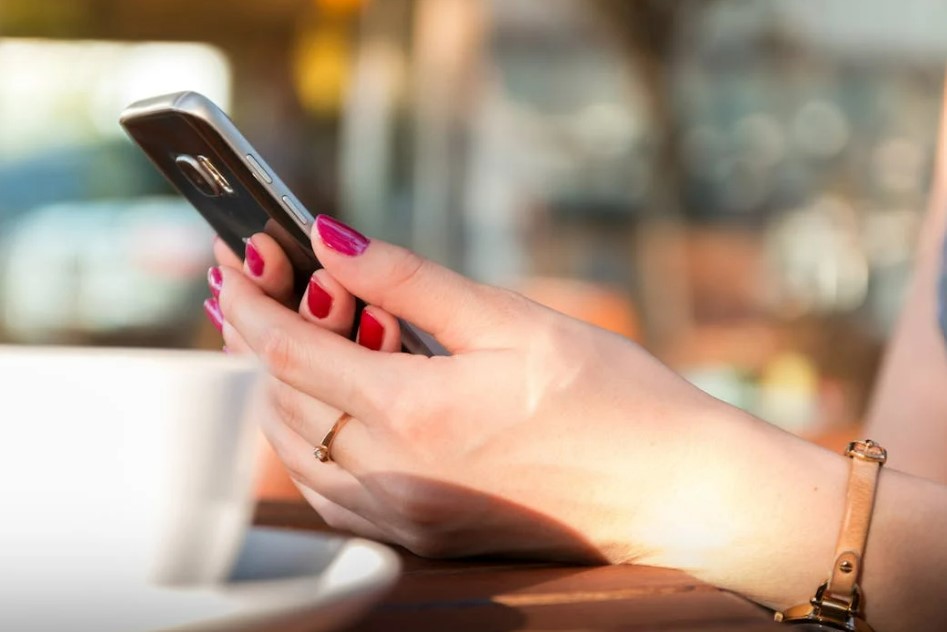 스마트폰 배터리 교체법&amp;#44; 셀프로 안전하게 교체하는 모든 방법