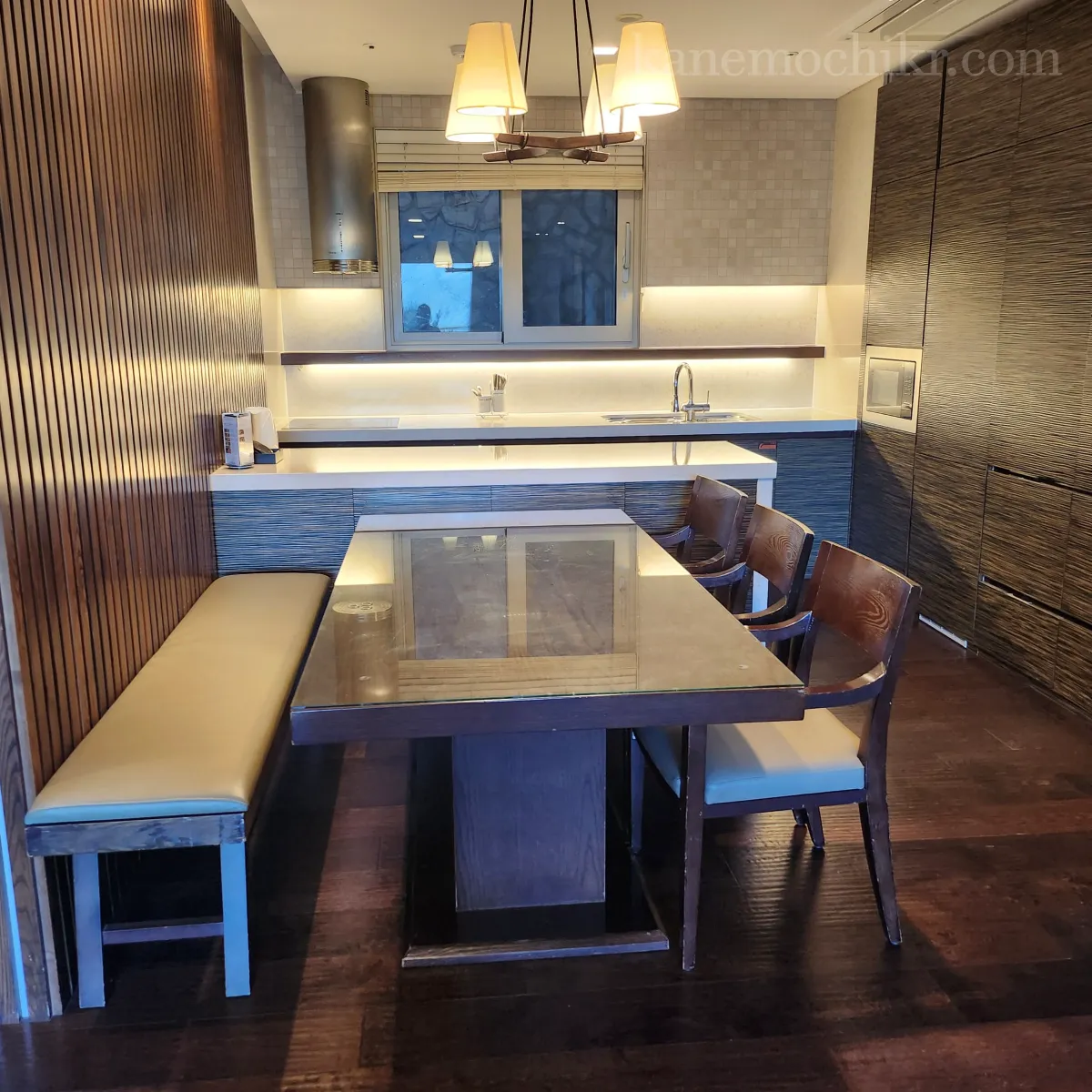 소노펠리체-빌리지-주방-테이블