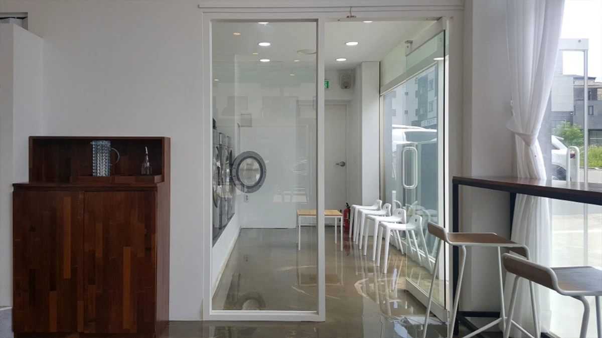 빨래방 연결통로