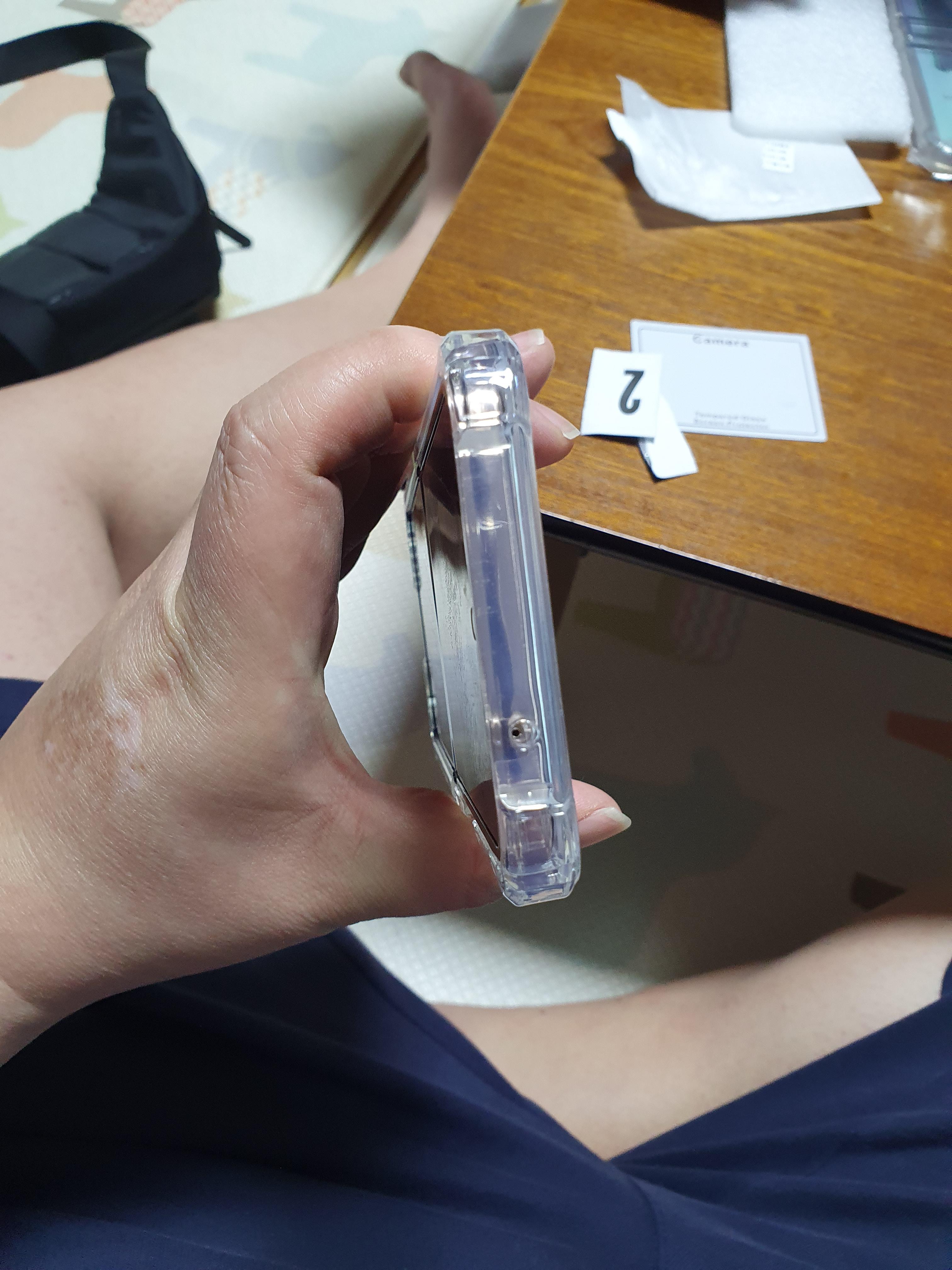 2차 마이크 부분도 이렇게 잘 뚫어져 있습니다.