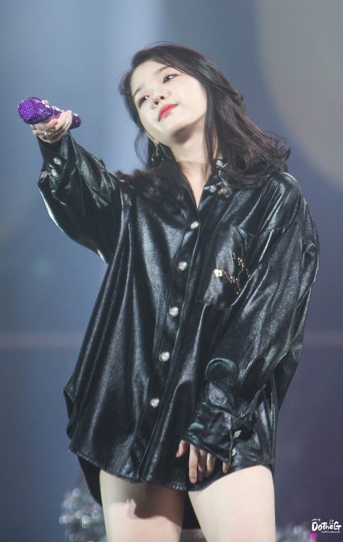 아이유 사진 모음 / 무대 코디 패션 / 일상 사복 패션