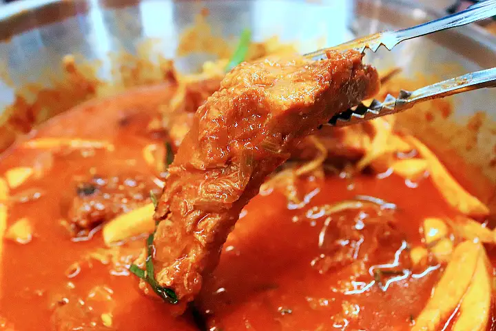 하루 200인분 완판! MZ 취향 저격 건대입구 맛집 추천 생방송투데이 등갈비찜 오늘방송 소문의 맛집