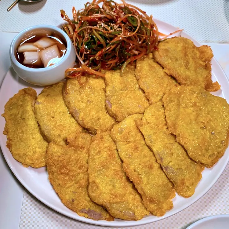 소문의맛집 우리들의 차차차 트루디 이대은 족발 보쌈 매운 등갈비찜 육전 맛있는 한식 주점 압구정역 신사역 강남 맛집 위치 메뉴 가격 정보