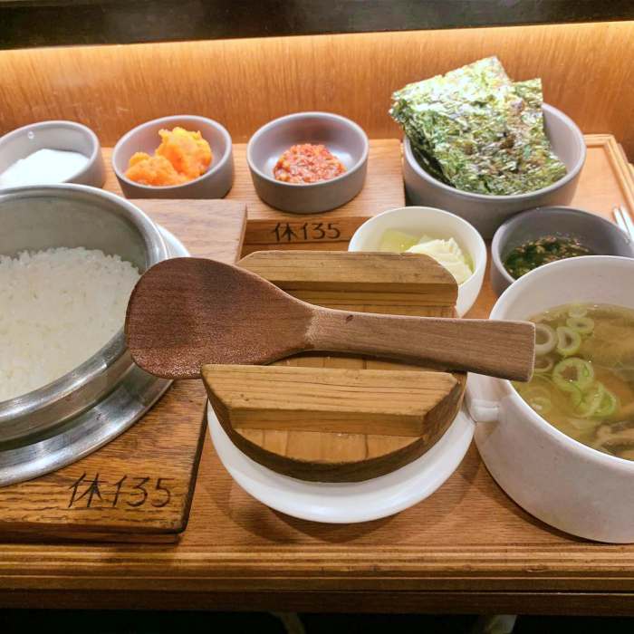 토요일은 밥이좋아 한남동 이태원 트러플 버섯 솥밥 맛집 통영 굴솥밥 해산물솥밥 반건조 생선솥밥 버터장조림솥밥 서울 핫플 6미 토밥 좋아 추천 방송정보