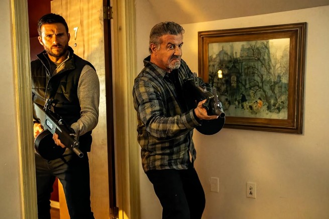 얼라럼 줄거리 결말 리뷰 후기 - 액션 첩보 스릴러 영화다시보기 추천