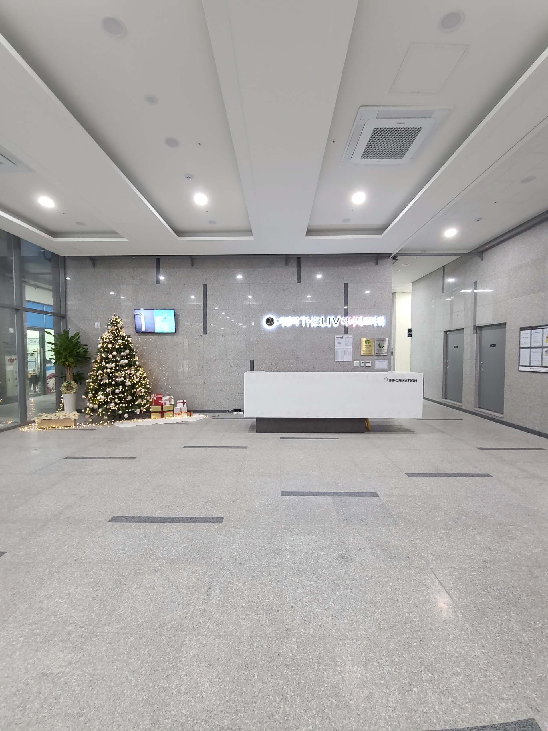 가양역 더리브아너비즈타워 1층 내부1