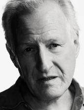 한쪽에 그림자가 있는 마이클 만 감독