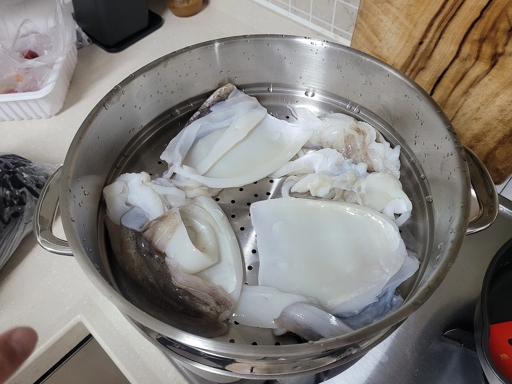 쿡셀곰솥찜기로 갑오징어 데치기