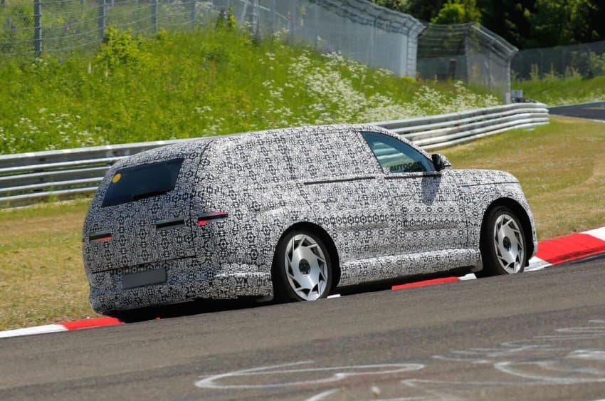 제네시스 GV90 테스트카의 주행모습