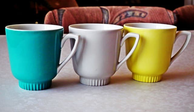 전통 공예를 접목한 친환경 도자기 컵