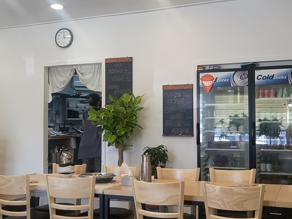 거문도섬 해오름식당 내부 