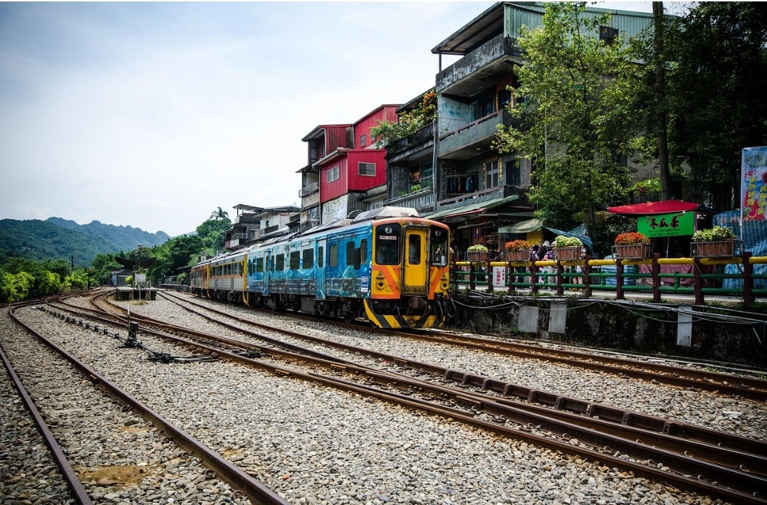 The-train-will-depart-from-platform-3