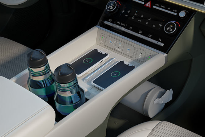 2023 싼타페 실내 충천