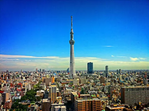 도쿄는 한국과 가까운 지리적 잇점이 있습니다